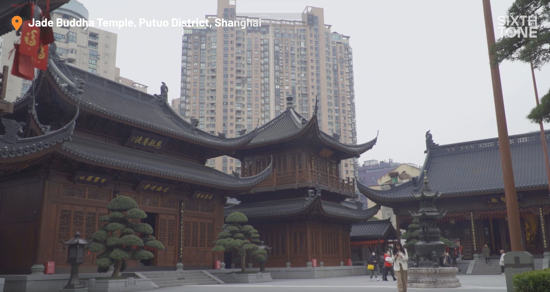 Ngôi chùa ở Thượng Hải hút khách nhờ bán 