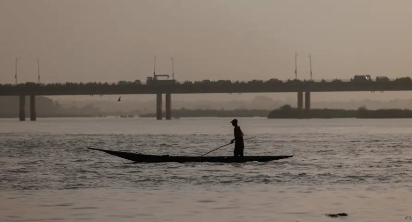 Phát hiện ‘luồng khí lạ’ không mùi, đội ngũ công nhân lập tức cho lấp kín, gần 2 thập kỷ sau mới biết là ‘kho báu khủng’, một lượng nhỏ cũng đủ dùng cho một ngành công nghiệp trong 200 năm- Ảnh 2.