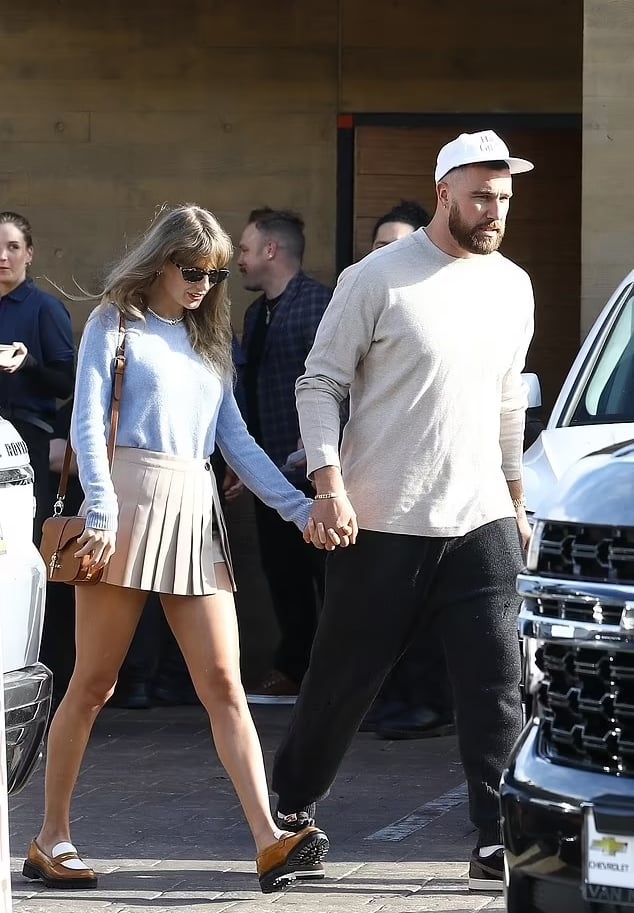 Taylor Swift và bạn trai hẹn hò nóng bỏng bên bờ biển- Ảnh 8.