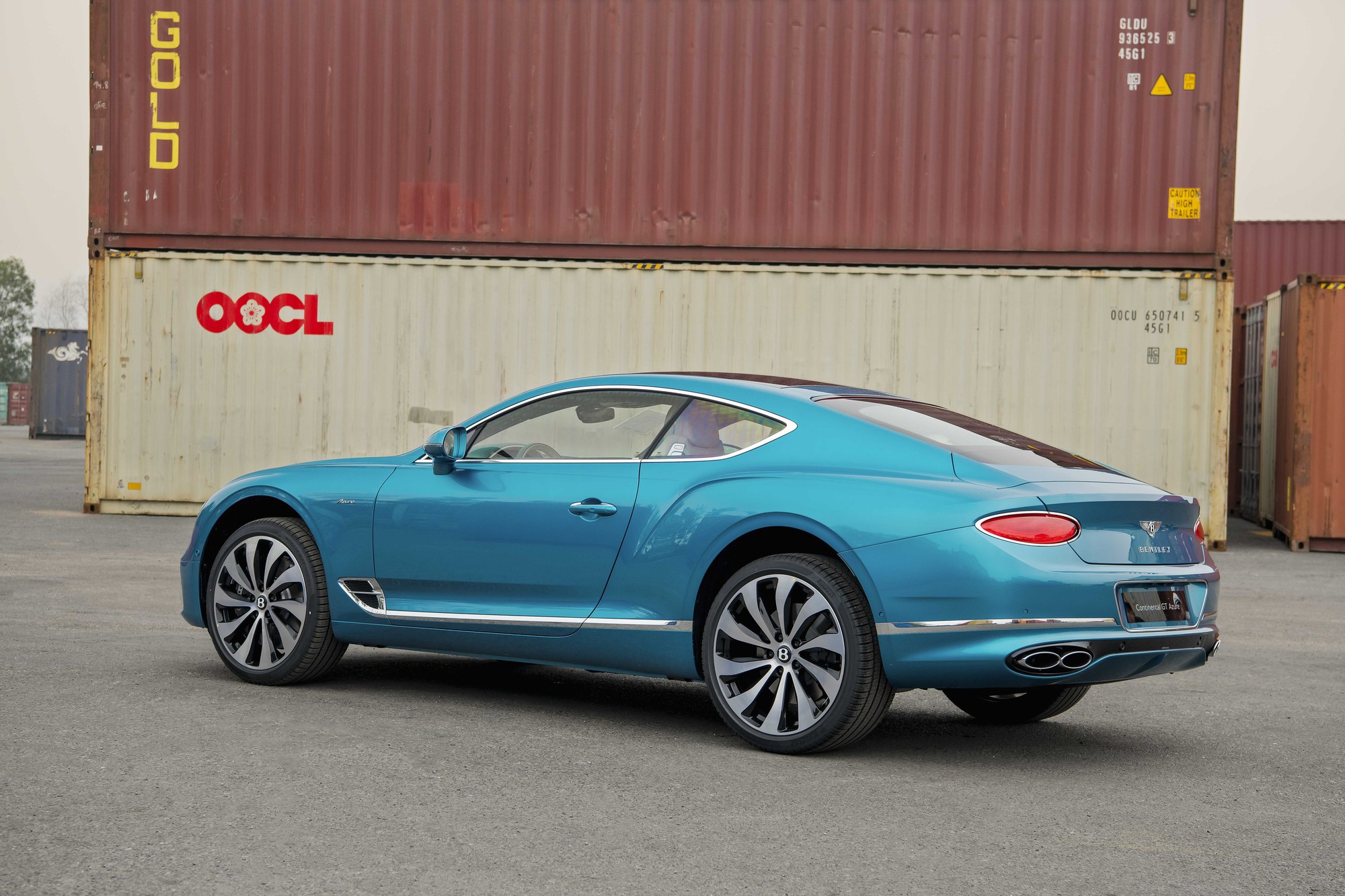 Bentley Continental GT Azure V8 độc bản về Việt Nam: Màu sơn lần đầu xuất hiện, giá gần 22 tỷ đồng- Ảnh 12.