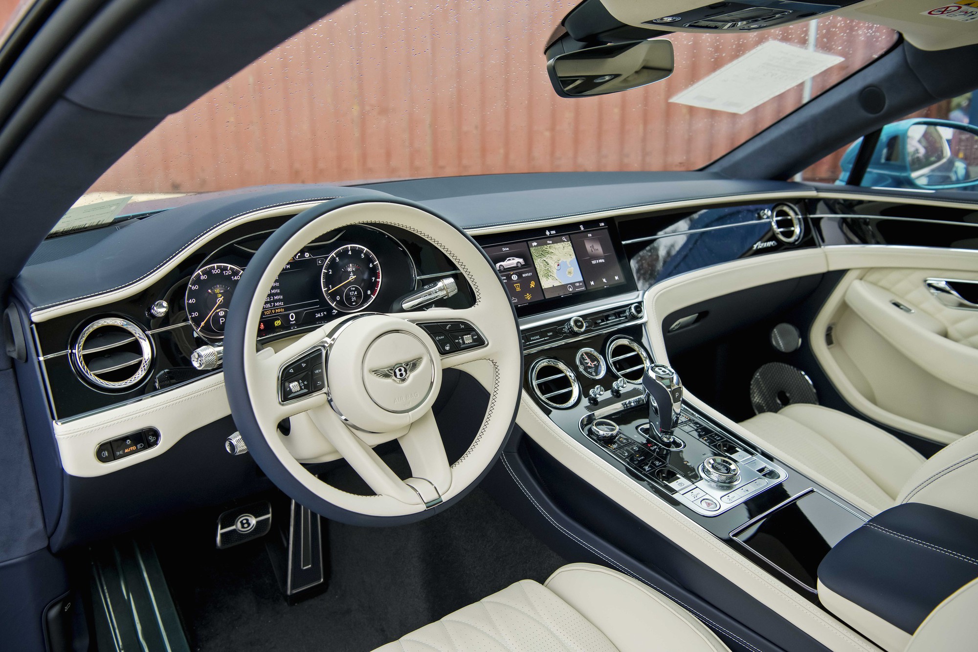 Bentley Continental GT Azure V8 độc bản về Việt Nam: Màu sơn lần đầu xuất hiện, giá gần 22 tỷ đồng- Ảnh 16.