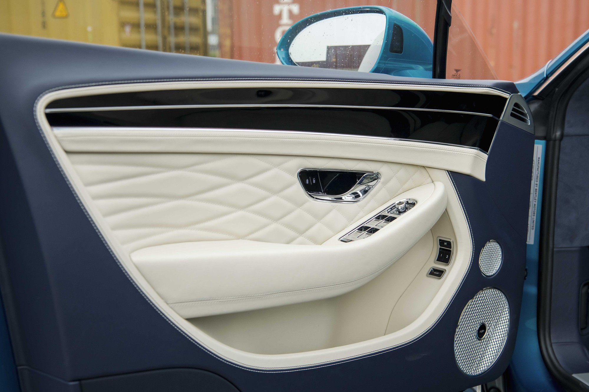 Bentley Continental GT Azure V8 độc bản về Việt Nam: Màu sơn lần đầu xuất hiện, giá gần 22 tỷ đồng- Ảnh 22.
