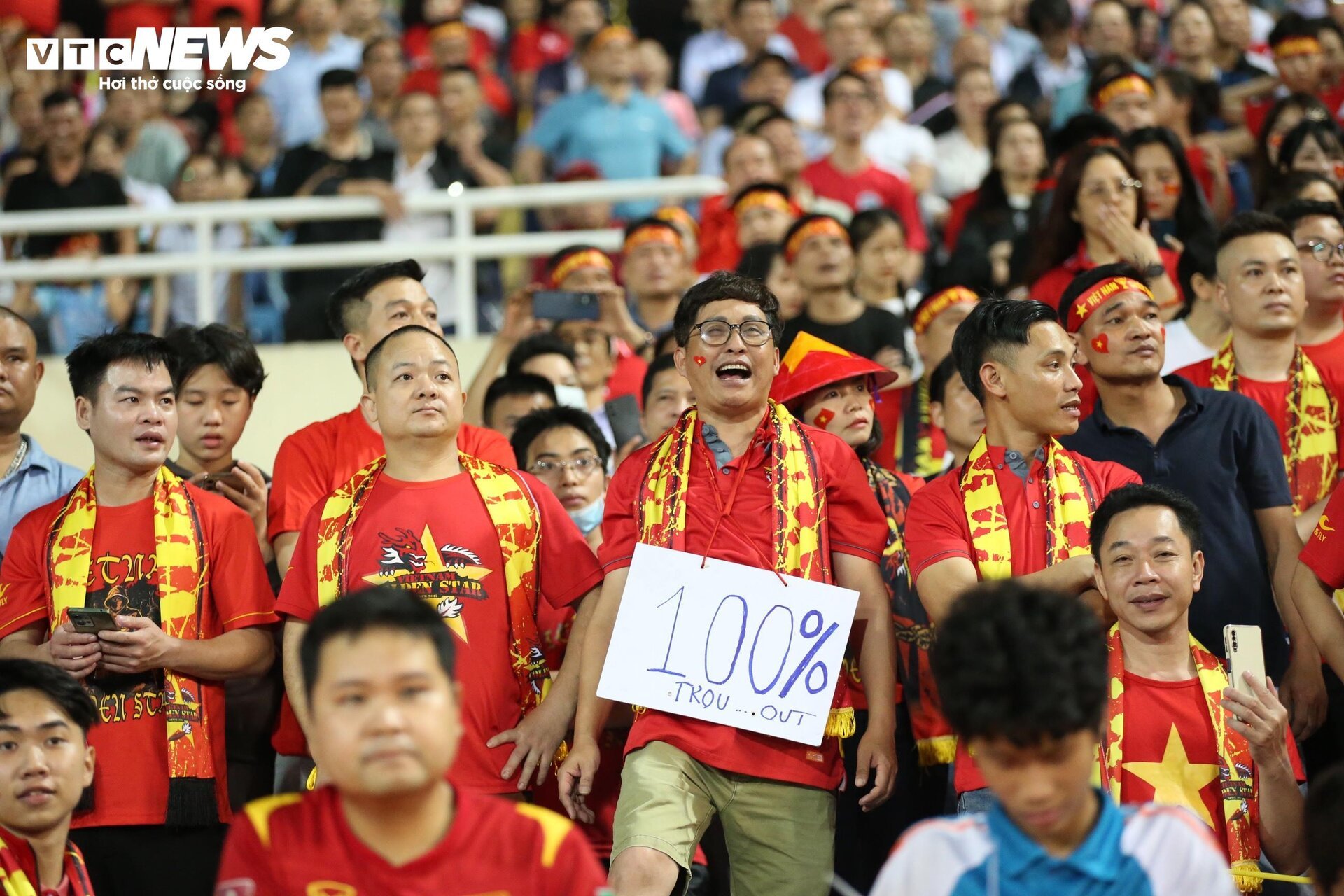 99 phút HLV Troussier 'hoá tượng đá' nhìn tuyển Việt Nam thua thảm Indonesia- Ảnh 5.