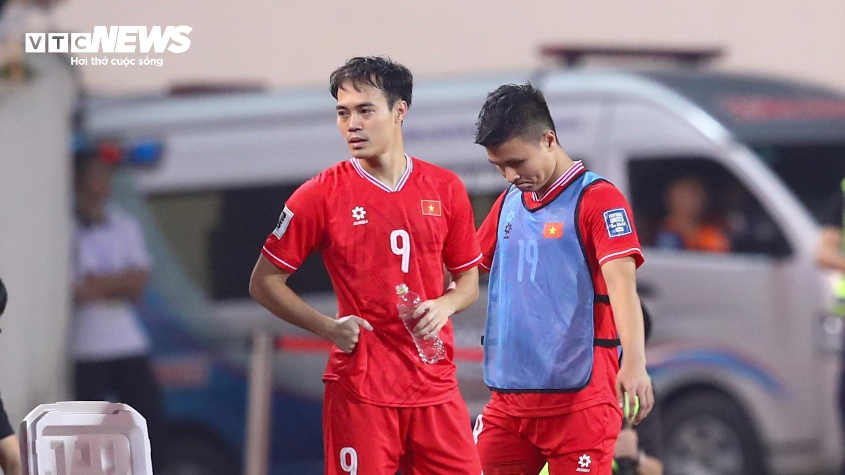 99 phút HLV Troussier 'hoá tượng đá' nhìn tuyển Việt Nam thua thảm Indonesia- Ảnh 9.