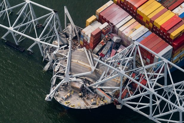 Loạt vấn đề sau sự cố tàu container đâm sập cầu ở Mỹ: Tàu từng có 