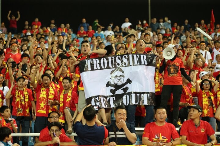 Chuyên gia: Ông Troussier tụt hậu, VFF trả giá đắt- Ảnh 4.