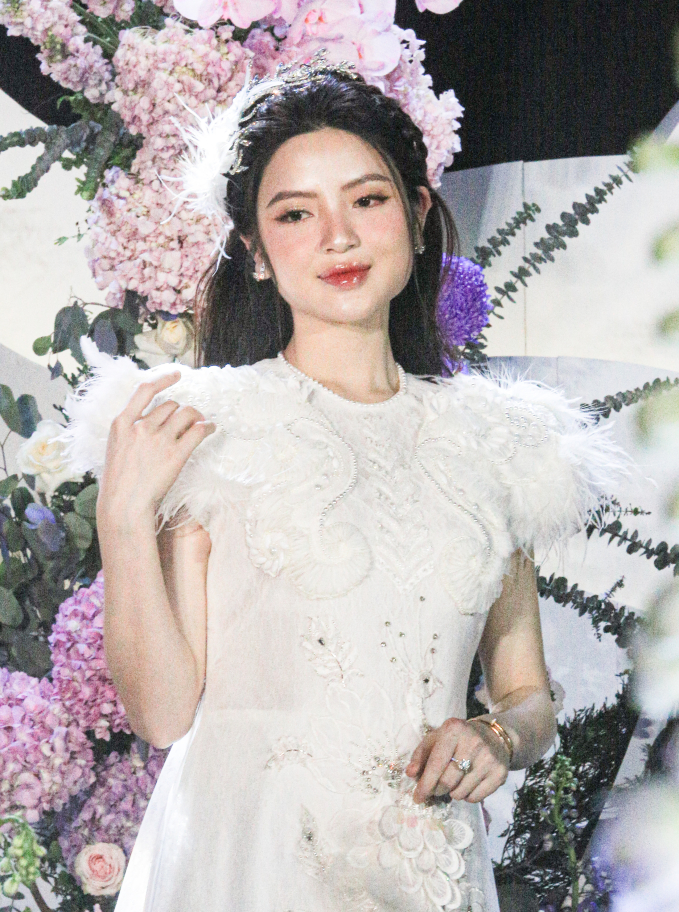 Chu Thanh Huyền xả vai cô dâu 