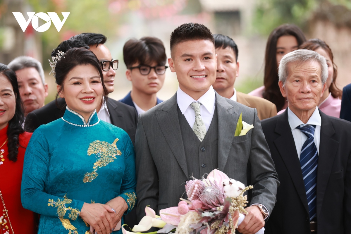 Quang Hải và cô dâu Chu Thanh Huyền rạng ngời hạnh phúc trong ngày cưới- Ảnh 2.