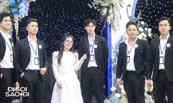 Quang Hải thuê dàn vệ sĩ hùng hậu bảo vệ Chu Thanh Huyền, không khác gì đám cưới sao hạng A showbiz- Ảnh 6.