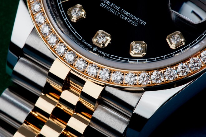 Quang Hải đeo đồng hồ Rolex đính kim cương có giá hơn 600 triệu trong lễ cưới- Ảnh 7.