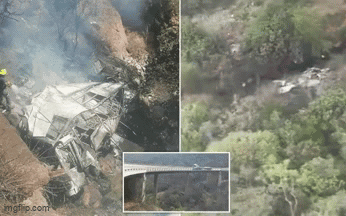 Xe buýt lao xuống vực ở Nam Phi, 45 người tử nạn, 1 người duy nhất sống sót