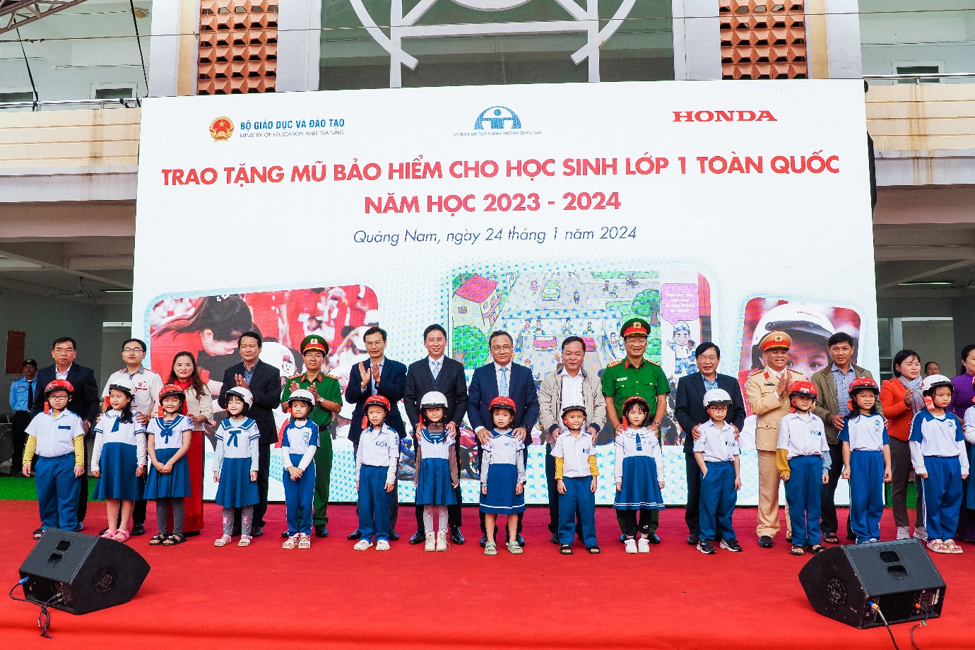 Hành trình Trao tặng mũ bảo hiểm cho học sinh lớp 1 trên toàn quốc năm học 2023 – 2024 của Honda Việt Nam- Ảnh 2.