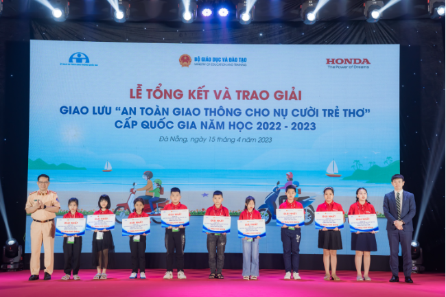 Tổng kết chương trình Giáo dục An toàn giao thông cho học sinh, sinh viên năm học 2023 – 2024- Ảnh 2.