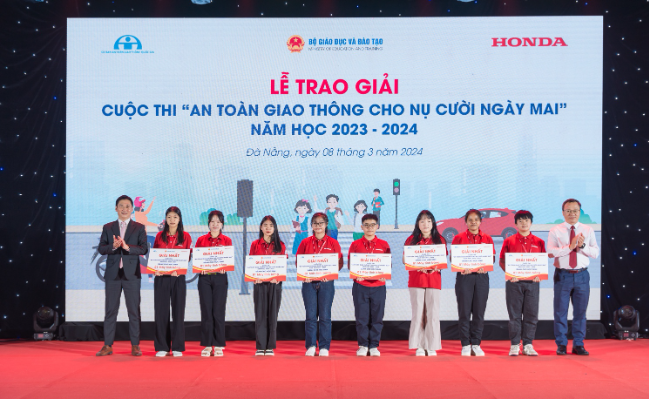 Tổng kết chương trình Giáo dục An toàn giao thông cho học sinh, sinh viên năm học 2023 – 2024- Ảnh 3.