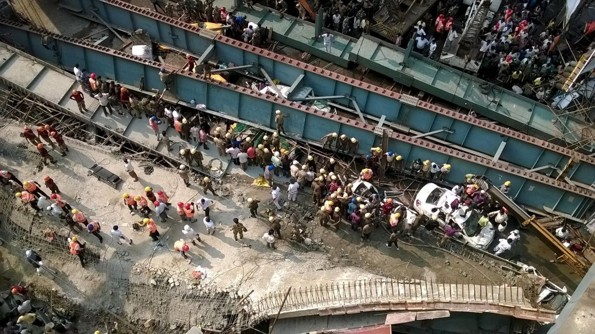 Từ vụ sập cầu ở Baltimore: Điểm lại các vụ sập cầu thảm khốc nhất thế giới trong 2 thập kỷ qua, vụ gần nhất khiến gần 140 người thiệt mạng- Ảnh 6.