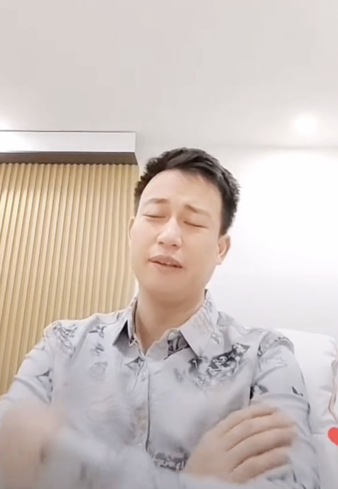 Nam Em đắt show sau khi bị phạt 37,5 triệu, bạn trai cố tình nhận show trên sóng livestream?- Ảnh 2. Nam Em đắt show sau khi bị phạt 37,5 triệu, bạn trai cố tình nhận show trên sóng livestream?- Ảnh 2.