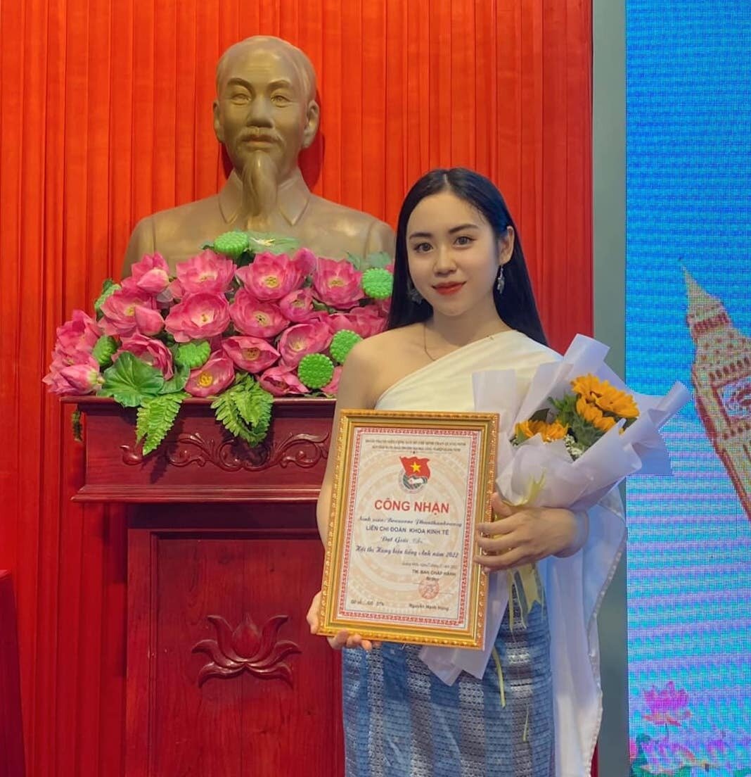 Nữ sinh Lào nói tiếng Việt như tiếng mẹ đẻ được dân mạng săn đón- Ảnh 4.