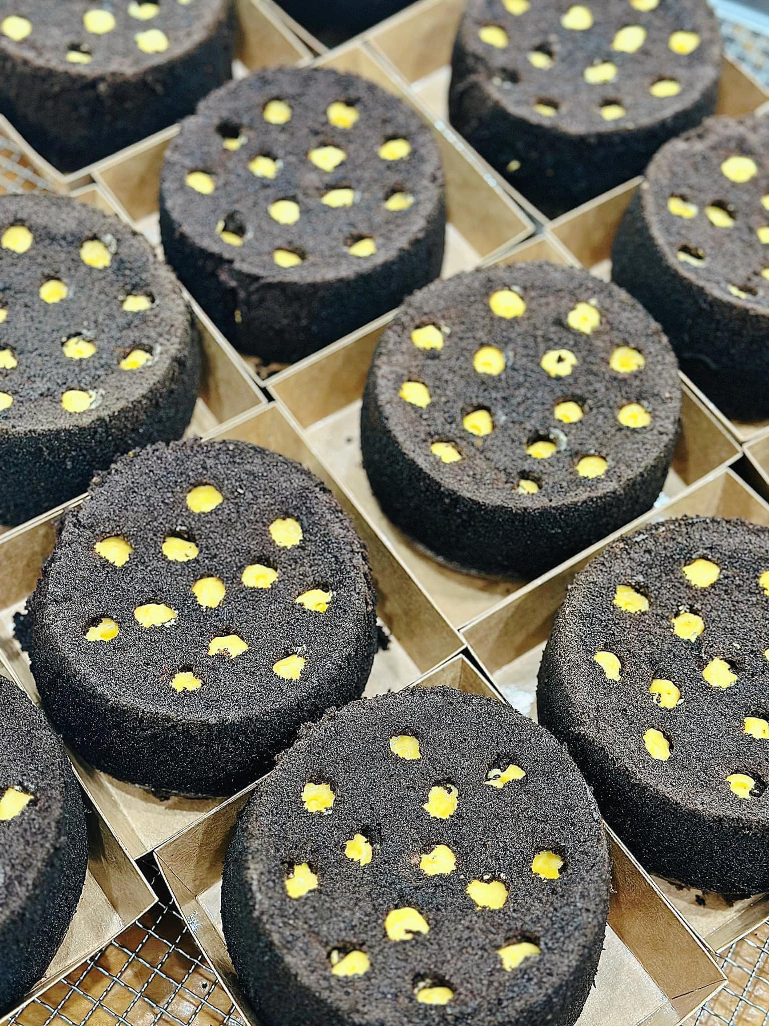 Bánh than tổ ong có gì đặc biệt mà 'hot rần rần' trên mạng?- Ảnh 4.