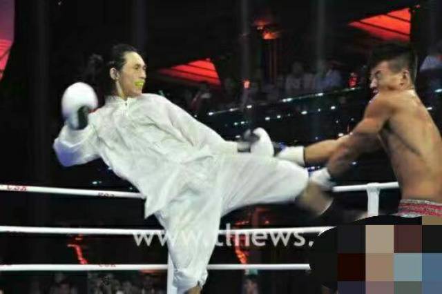 Cao thủ Võ Đang gây sốt khi tung cú lên gối “thần sầu” hạ gục đối thủ Ấn Độ sau 73 giây- Ảnh 1. Cao thủ Võ Đang gây sốt khi tung cú lên gối “thần sầu” hạ gục đối thủ Ấn Độ sau 73 giây- Ảnh 1.