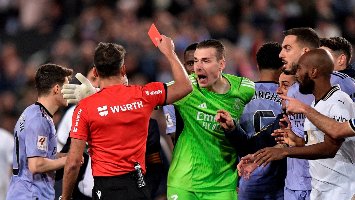Trọng tài gây “bão dư luận” ở trận Valencia 2-2 Real Madrid- Ảnh 1.