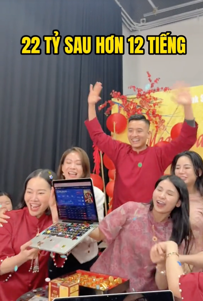 Quyền Leo Daily - Chủ kênh TikTok vừa có phiên livestream bán hàng thu về hơn 72 tỷ đồng sau 12 tiếng là ai?- Ảnh 11.