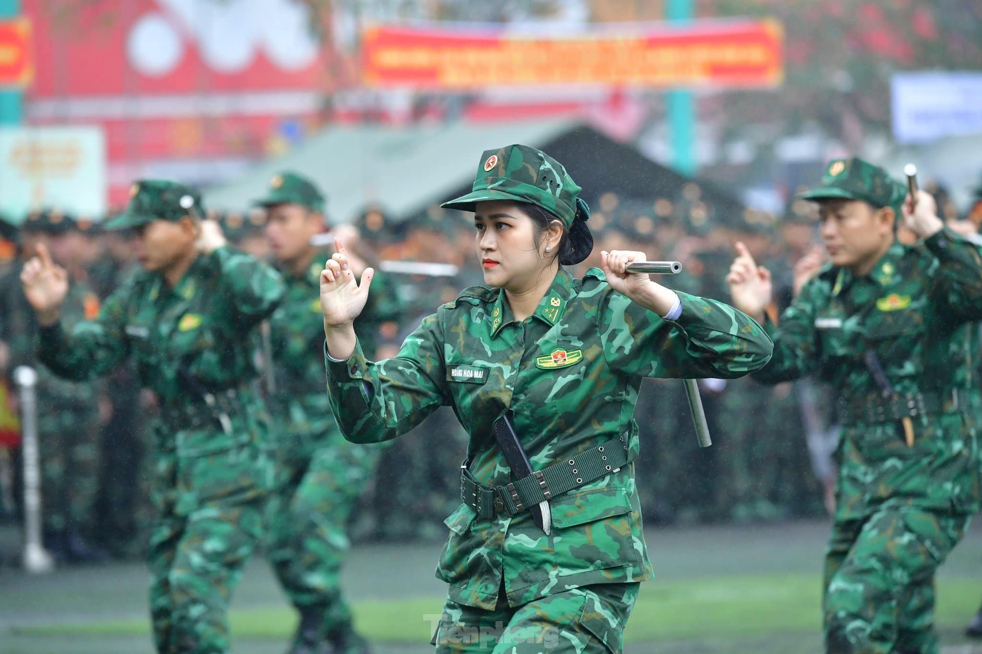 Những nữ chiến sĩ biên phòng xinh đẹp biểu diễn võ thuật, khí công- Ảnh 3.