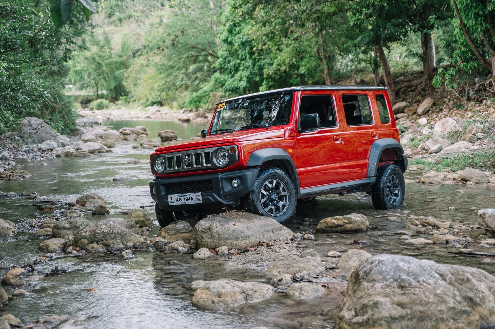 Suzuki Jimny sắp ra mắt Việt Nam và đây là lý do xe nhập Nhật, Ấn thay vì sản xuất ở Đông Nam Á- Ảnh 3.