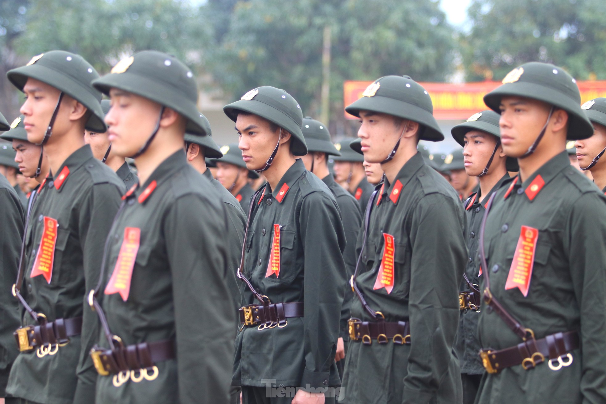 Gần 800 chiến sỹ nghĩa vụ bước vào khóa huấn luyện tại Trung đoàn Cảnh sát Cơ động Bắc Trung Bộ- Ảnh 9.