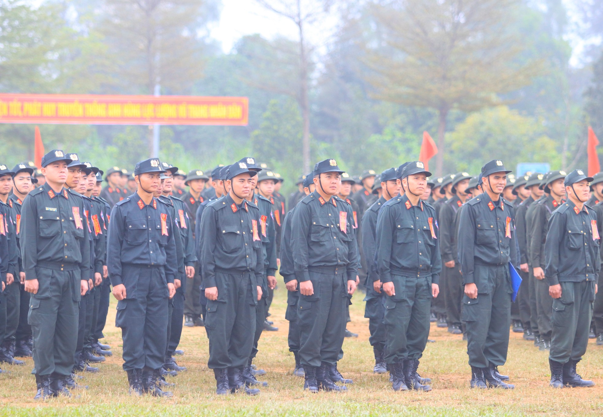 Gần 800 chiến sỹ nghĩa vụ bước vào khóa huấn luyện tại Trung đoàn Cảnh sát Cơ động Bắc Trung Bộ- Ảnh 6.