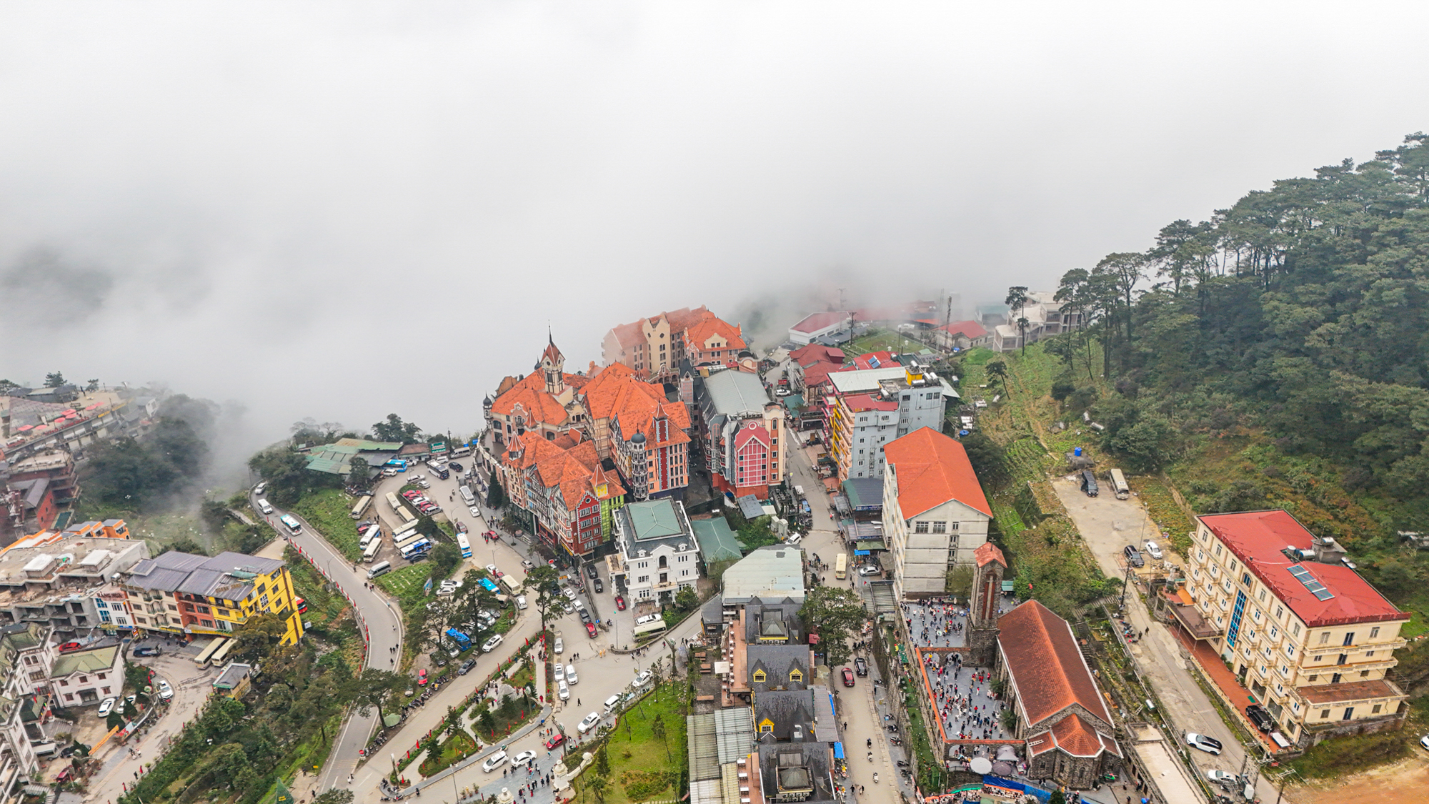 Khu vực nằm trên núi cao, có giá đất đắt ngang ngửa trung tâm Hà Nội, có tiền cũng không dễ mua- Ảnh 10.
