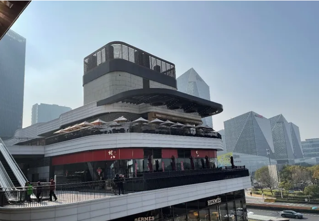 Khám phá nơi đặt cửa hàng phở thứ hai của Chi Pu tại Thượng Hải: Toà nhà đầu tiên có công viên mở đôi, view thẳng sông Hoàng Phố vô cùng đẳng cấp- Ảnh 2.