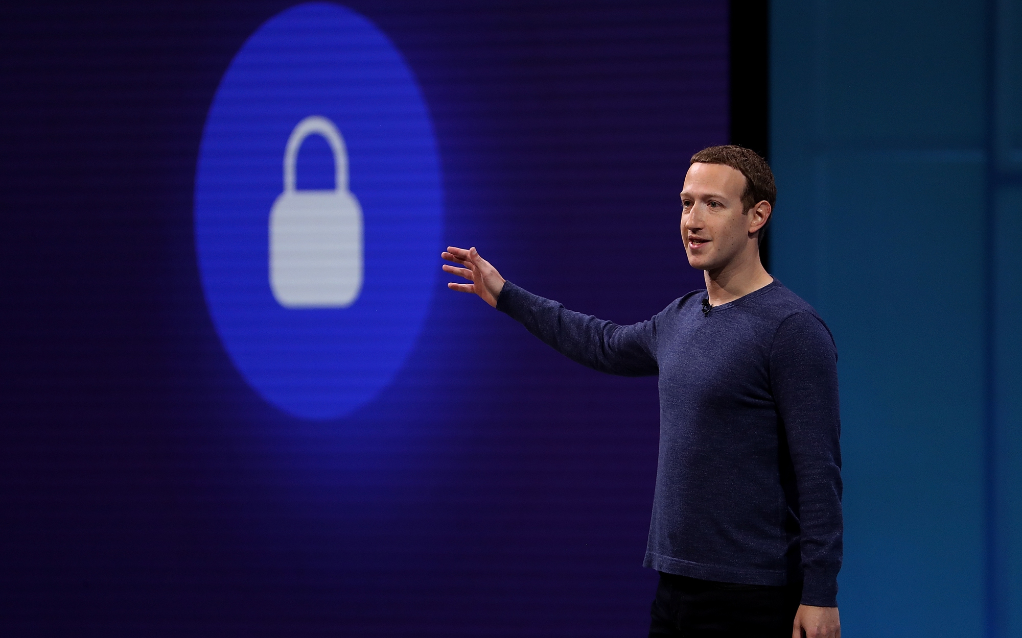 Sự cố Facebook: Mark Zuckerberg xin lỗi 3,5 tỷ người dùng - Đã có kẻ nhận 