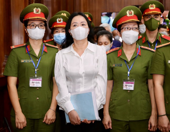 Bắt đầu xét xử bà Trương Mỹ Lan và các đồng phạm- Ảnh 2.