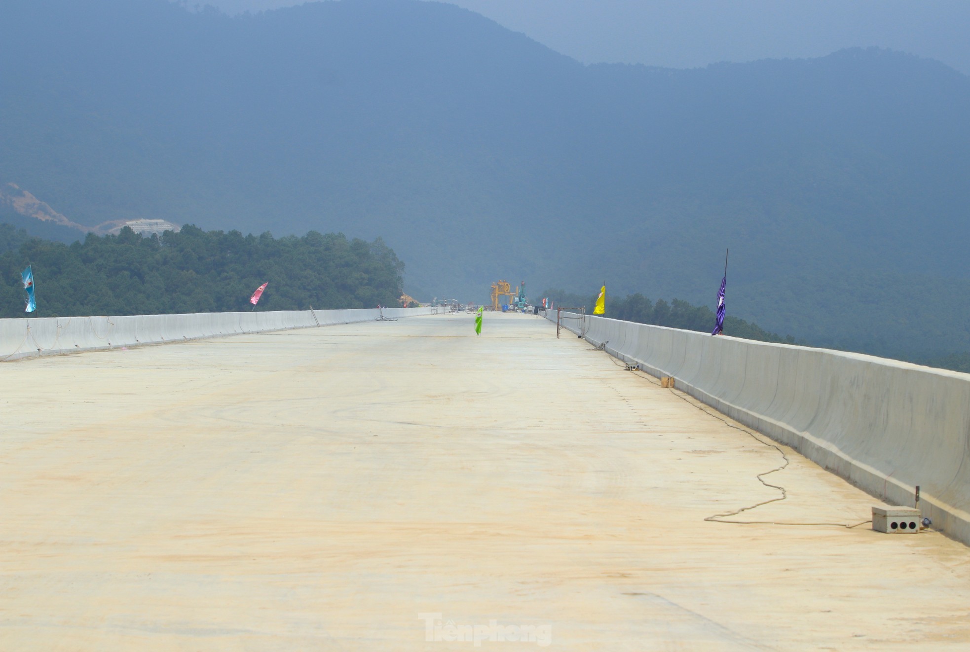 Hình hài những cây cầu 'khủng' vượt cạn trên tuyến cao tốc Bắc Nam- Ảnh 14.