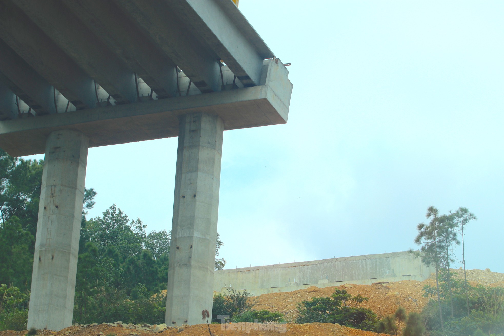 Hình hài những cây cầu 'khủng' vượt cạn trên tuyến cao tốc Bắc Nam- Ảnh 18.