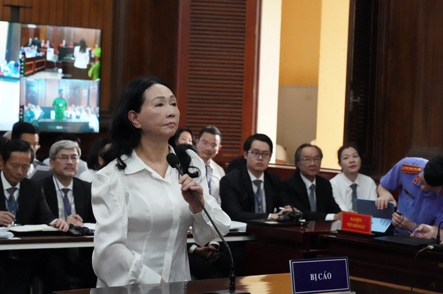 Bà Trương Mỹ Lan 'vung tiền' thao túng thuộc cấp để giúp 'rút ruột' SCB- Ảnh 2.