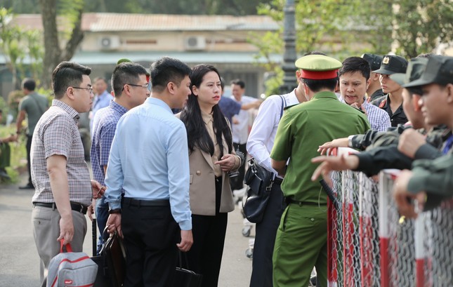 Nét mới trong công tác đảm bảo an ninh trật tự cho phiên tòa xử vụ Vạn Thịnh Phát- Ảnh 5.