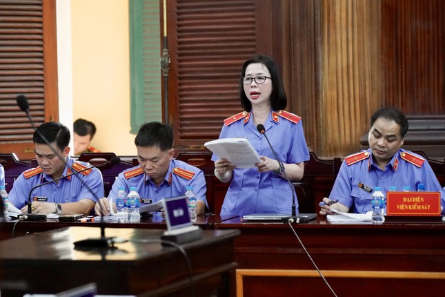 Bà Trương Mỹ Lan 'vung tiền' thao túng thuộc cấp để giúp 'rút ruột' SCB- Ảnh 1.