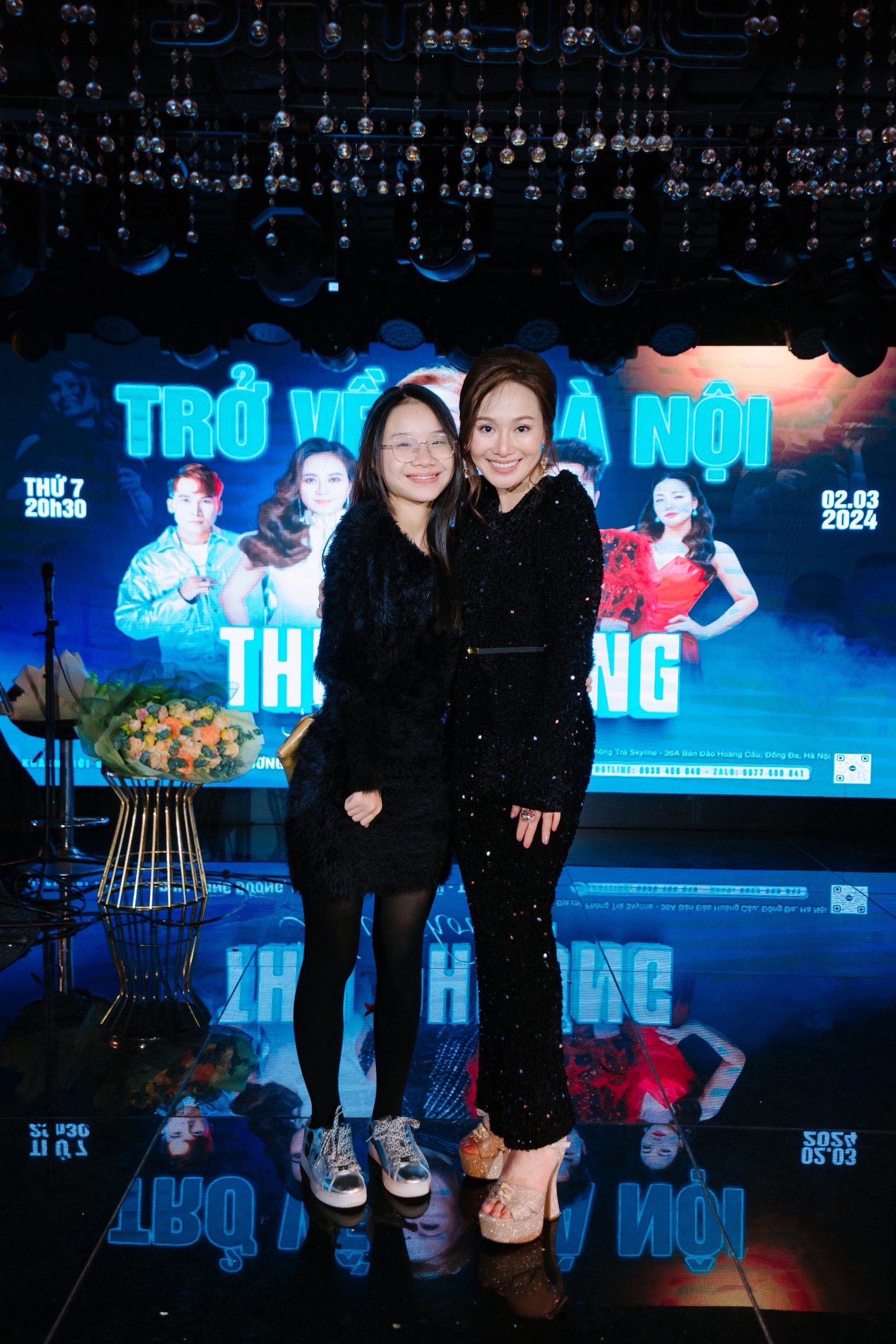 Chồng Tây và con gái ra Hà Nội ủng hộ Thu Phượng làm show sau 10 năm biến cố- Ảnh 10.