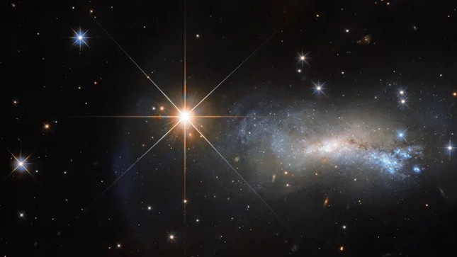 Những ngôi sao đi qua có thể đã làm thay đổi quỹ đạo và khí hậu của Trái đất- Ảnh 1.