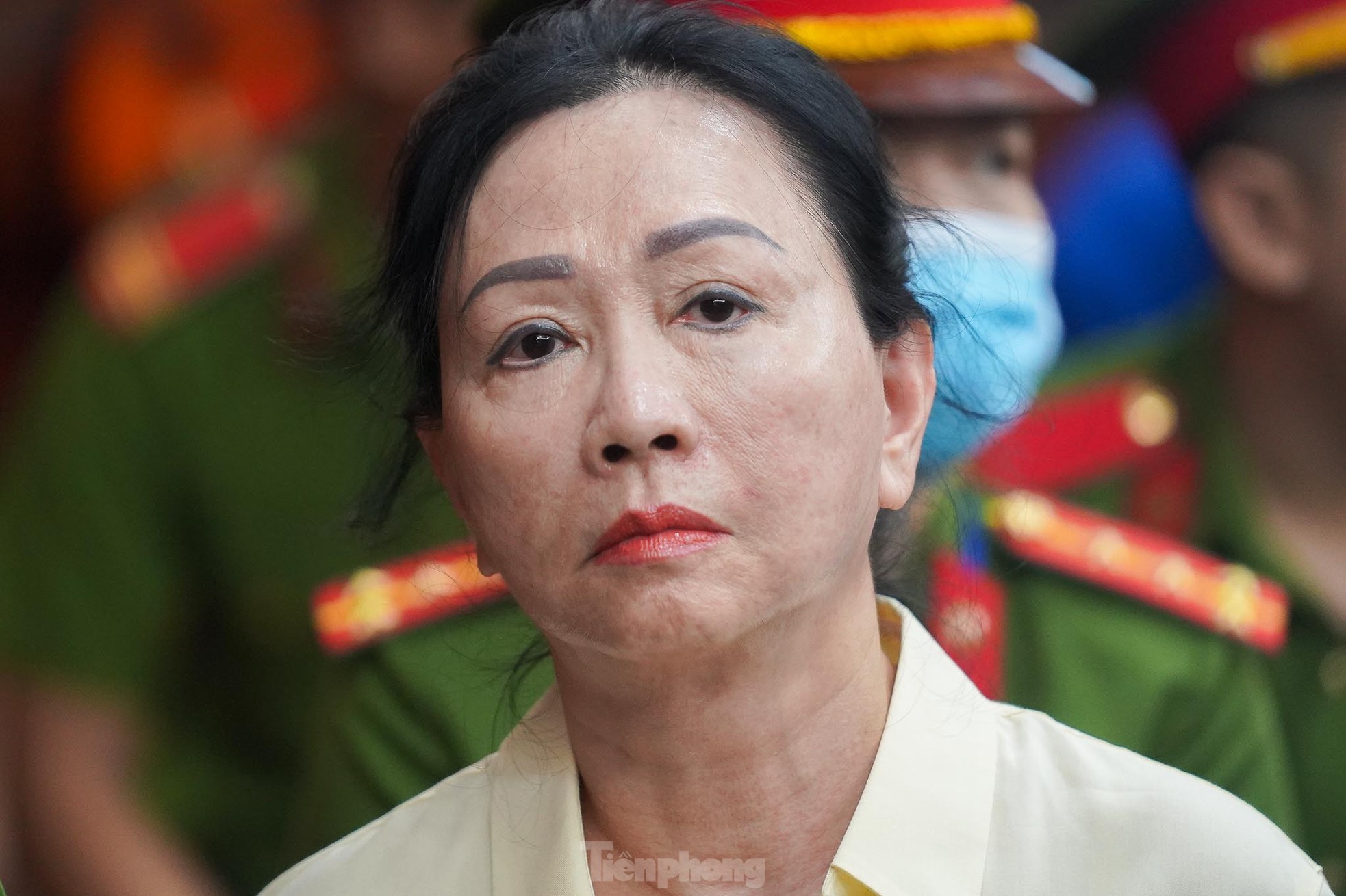 Hình ảnh bà Trương Mỹ Lan trước phiên xét xử sáng nay- Ảnh 7.