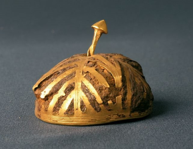 Phát hiện 2 vật thể bằng sắt nằm giữa kho vàng nghìn năm tuổi: Còn quý hơn cả vàng- Ảnh 2.