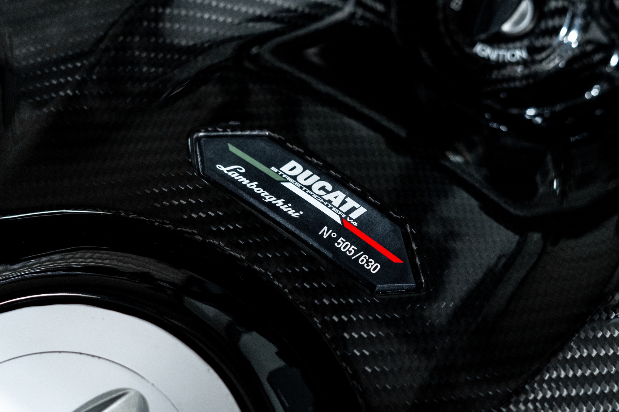 Cận cảnh Ducati Streetfighter V4 Lamborghini của vợ chồng Đoàn Di Băng: Giá hơn 2,1 tỷ, cả Việt Nam chỉ có 3 chiếc- Ảnh 18.