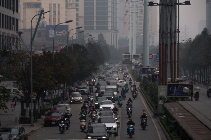 Hà Nội sáng nay: Ô nhiễm bủa vây, người dân tập thể dục trong không khí ở mức độc hại- Ảnh 2.