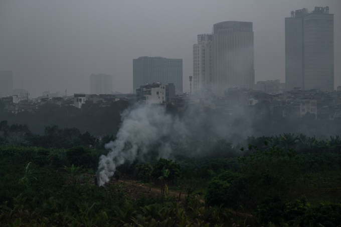 Hà Nội sáng nay: Ô nhiễm bủa vây, người dân tập thể dục trong không khí ở mức độc hại- Ảnh 11.