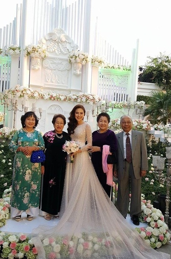 Nữ MC VTV vừa thông báo ly hôn chồng thiếu gia đúng ngày 1/4: Tiết lộ bất ngờ về chồng cách đây 1 năm, từng có lễ cưới xa hoa bậc nhất Hà Thành- Ảnh 4.
