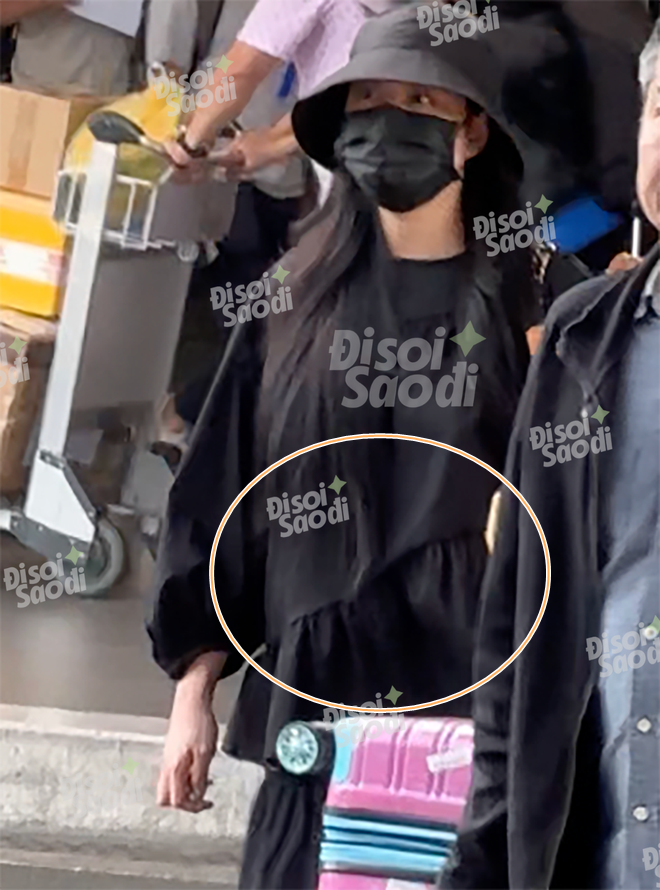 Ho&agrave;ng Thuỳ Linh lộ loạt hấu hiệu mẹ bầu: Mất t&iacute;ch khỏi showbiz, nhan sắc lạ lẫm trong lần hiếm hoi lộ diện- Ảnh 1.