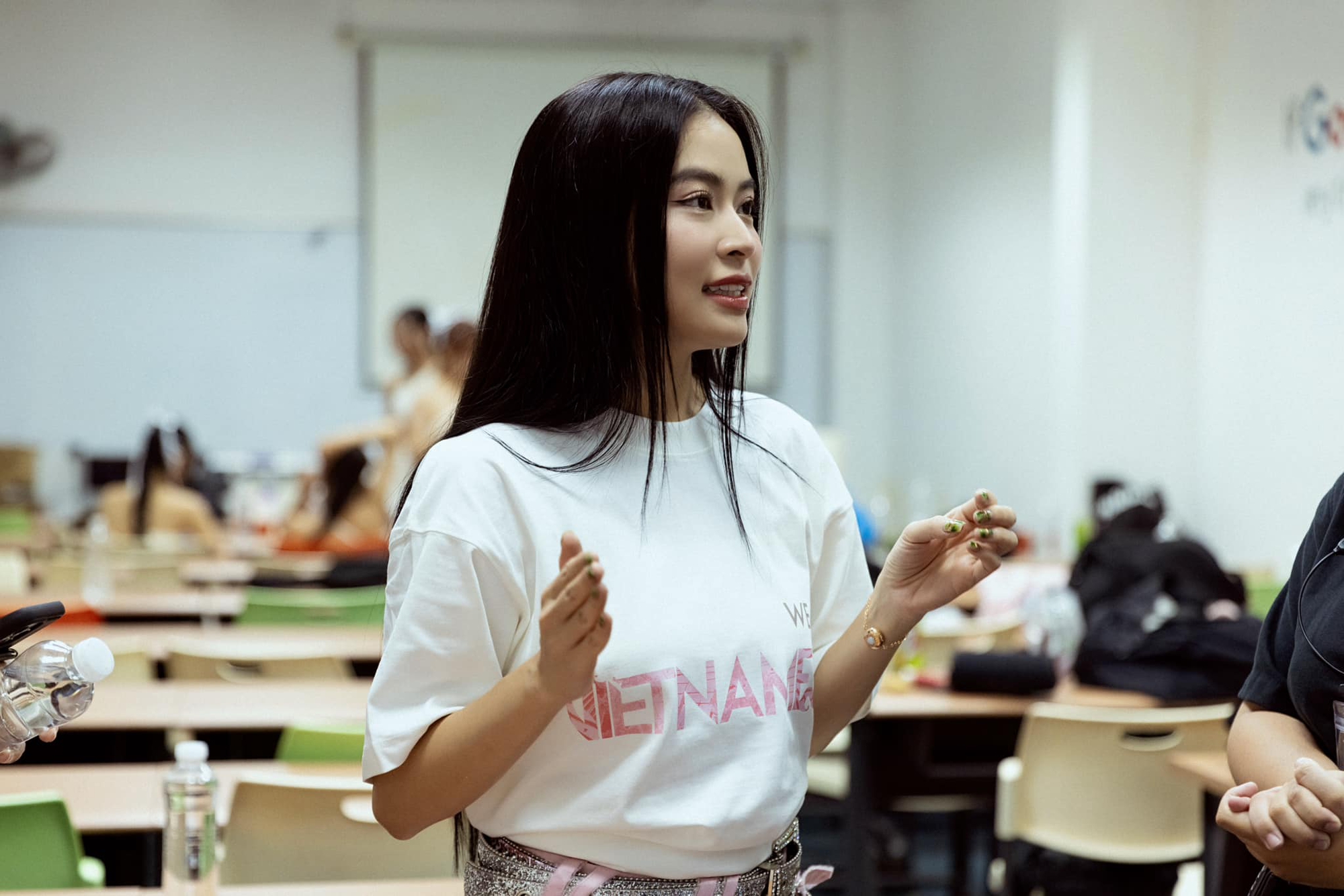 Ho&agrave;ng Thuỳ Linh lộ loạt hấu hiệu mẹ bầu: Mất t&iacute;ch khỏi showbiz, nhan sắc lạ lẫm trong lần hiếm hoi lộ diện- Ảnh 3.