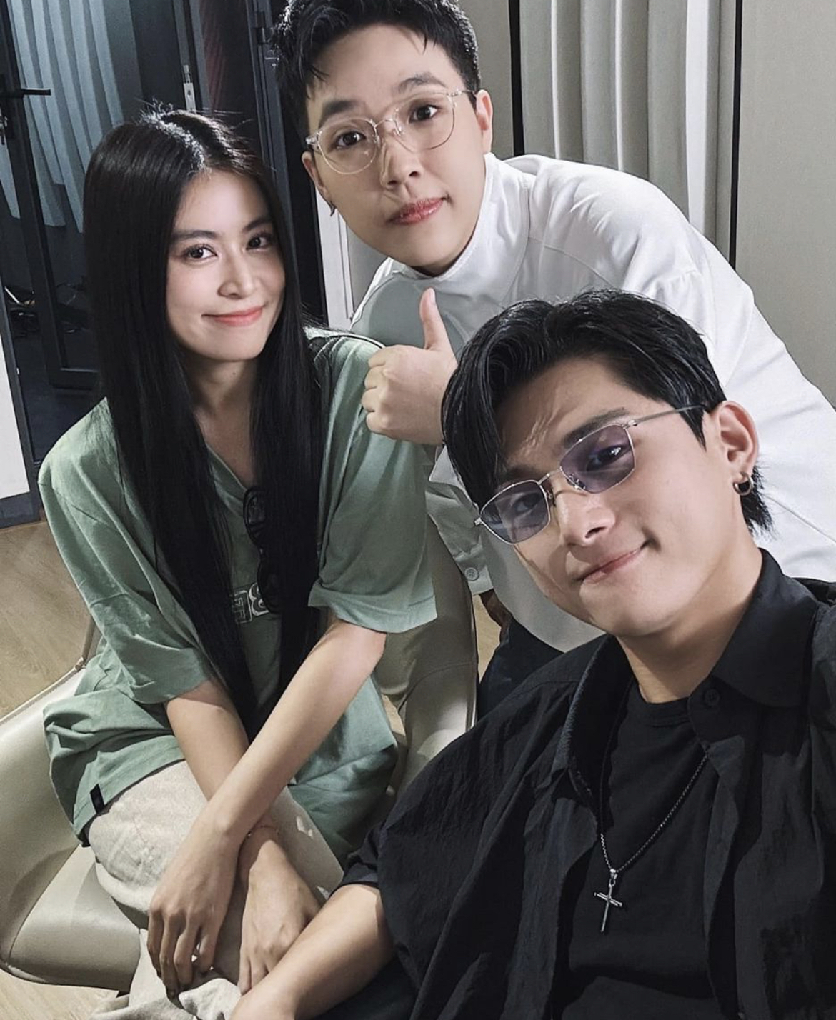 Ho&agrave;ng Thuỳ Linh lộ loạt hấu hiệu mẹ bầu: Mất t&iacute;ch khỏi showbiz, nhan sắc lạ lẫm trong lần hiếm hoi lộ diện- Ảnh 4.