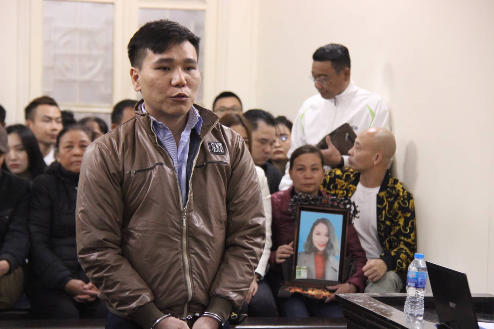Hình ảnh ca sĩ Châu Việt Cường biểu diễn trong trại giam sau khi lĩnh án 13 năm tù vì tội giết người- Ảnh 4.